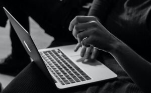 O Brasil tem testemunhado um crescimento exponencial nas apostas online (Foto: Sergey Zolkin/Unsplash)