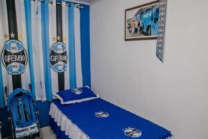 A casa de Mercedes Cerutti tem 100 m2, sendo temática por dentro e por fora (Foto: Acervo pessoal)