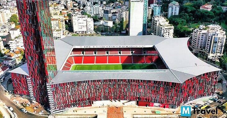 Hotel em Tirana oferece vista incrível para o estádio da seleção da Albânia