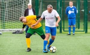 No Walking Football, não se pode correr com a bola (Foto: Reprodução)