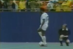 Pelé participou de shootout, na temporada de 1977 da NASL (Foto: Reprodução)