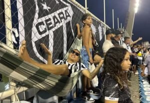 A rede de Levi Cruz já virou parte do cenário da torcida alvinegra (Foto: Acervo pessoal)