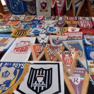 Gustavo Aldacourrou possui muitas raridades na coleção (Foto: Acervo pessoal)