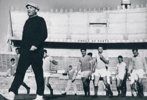 Béla Guttmann deixou o Benfica logo após o bicampeonato europeu (Foto: Reprodução)
