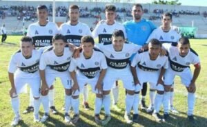 Club Atlético Laguna Blanca, no estádio do Atlético Laguna Blanca, em Laguna Blanca (Foto: Estádios de Argentina)