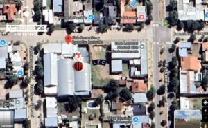 Sedes do Centro Recreativo y Deportivo Larroude (esq) e do Larroude Foot Ball Club (dir) são vizinhas (Foto: Google Maps)